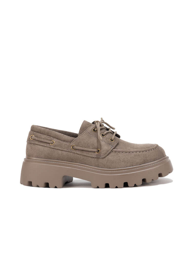 Derbies à lacets